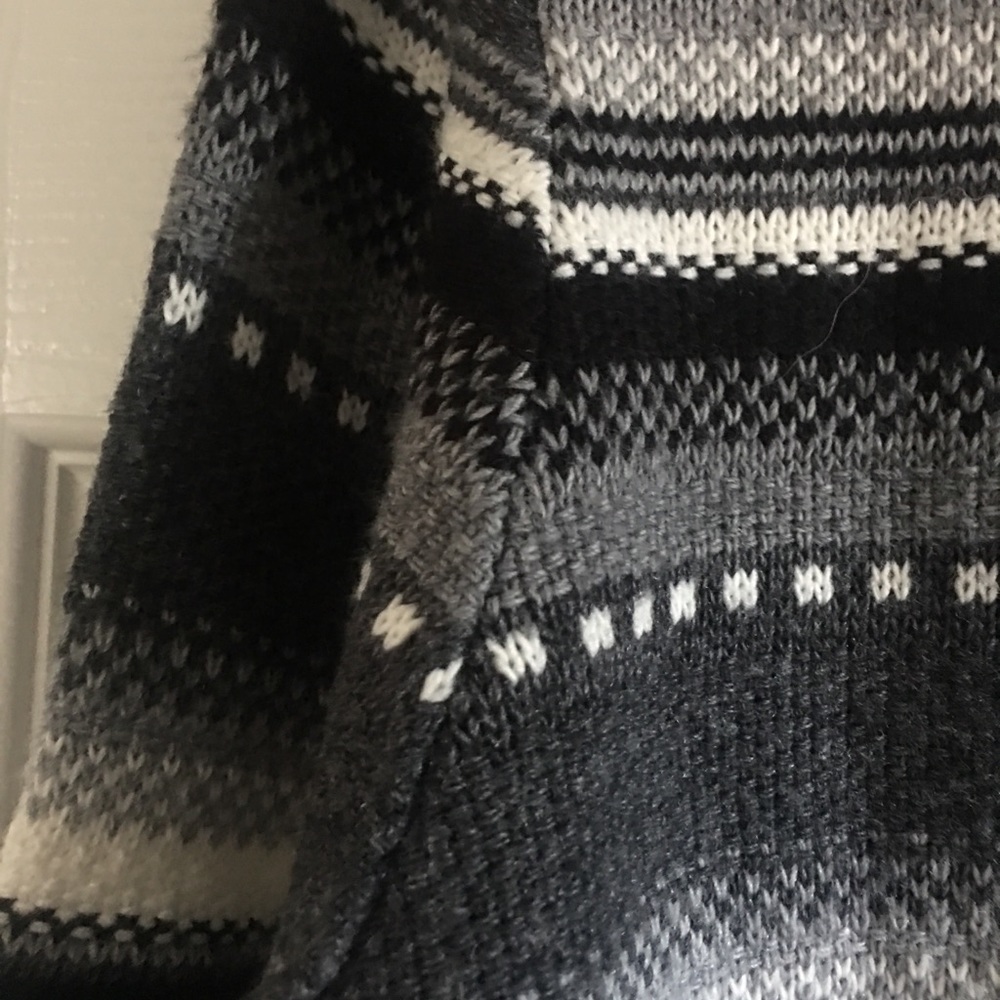 Turtle Neck Sweater - image 4